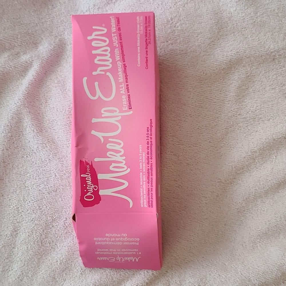 NIB Make Up Eraser Original Pink
